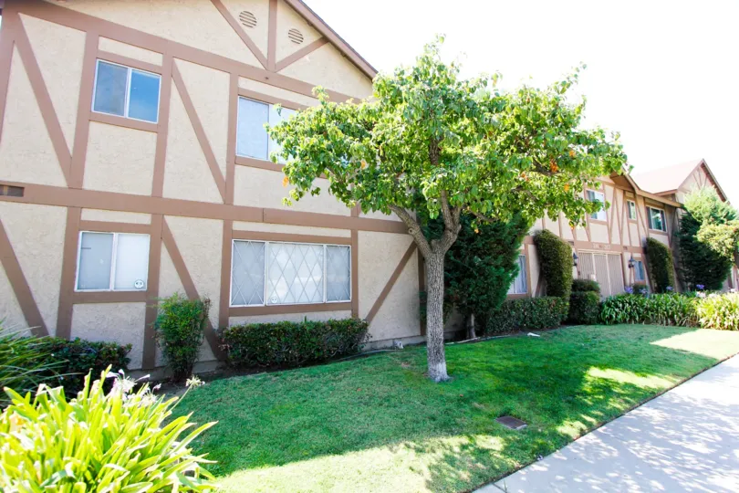The parking for Almansor Park Estates in Alhambra California
