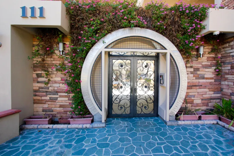 The entrance into Cascade Residence in Alhambra California