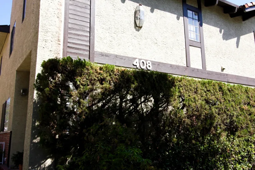 The hedges surrounding Curtis Townhomes in Alhambra California