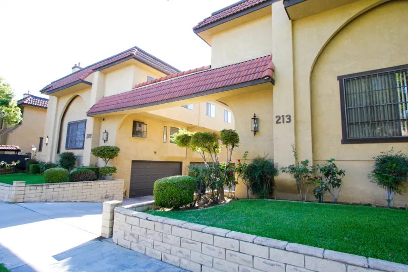 The landscaping around La France Townhomes in Alhambra California