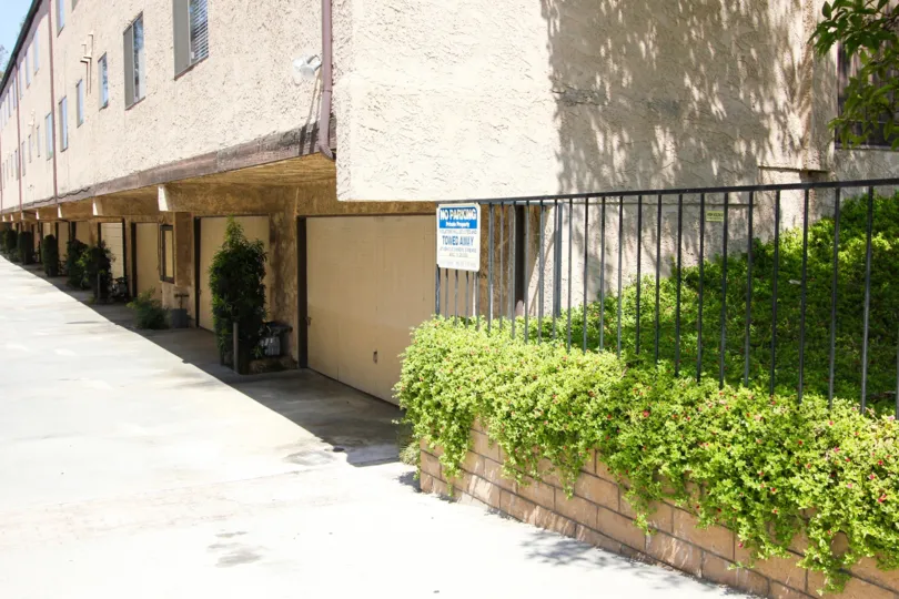 The parking for Palmetto Townhomes