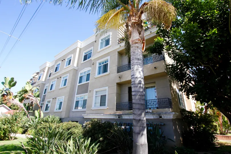 The balconies at Woodward Manor