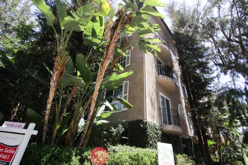 The landscaping at 100 N Wetherly