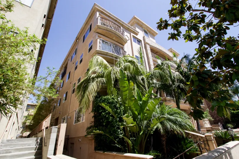 The shurbs around Bedford Villas in Beverly Center