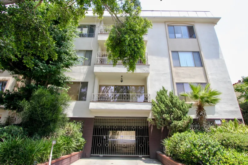Lush greenery with a safe and secure drive way of the Beverly Holt