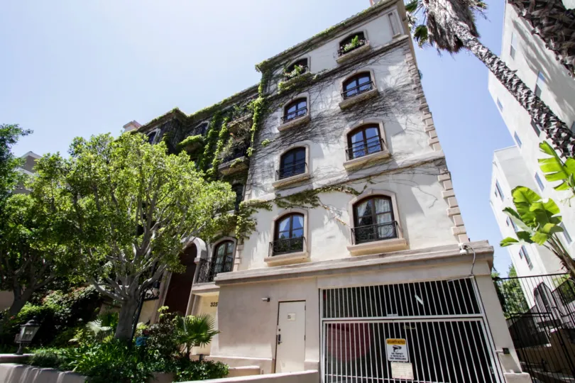 The arched windows of the La Faubourg On Swall in Beverly Center