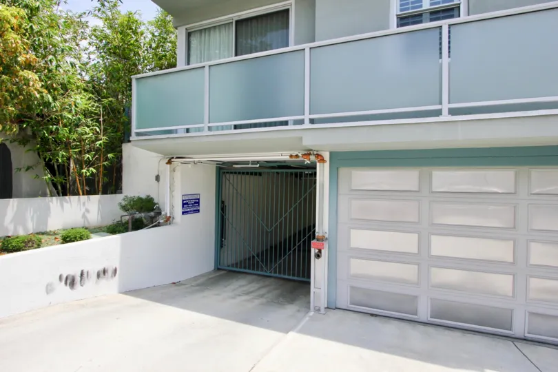 Modern and bright colored One-O-Eight Croft Apartment, beverly center, California