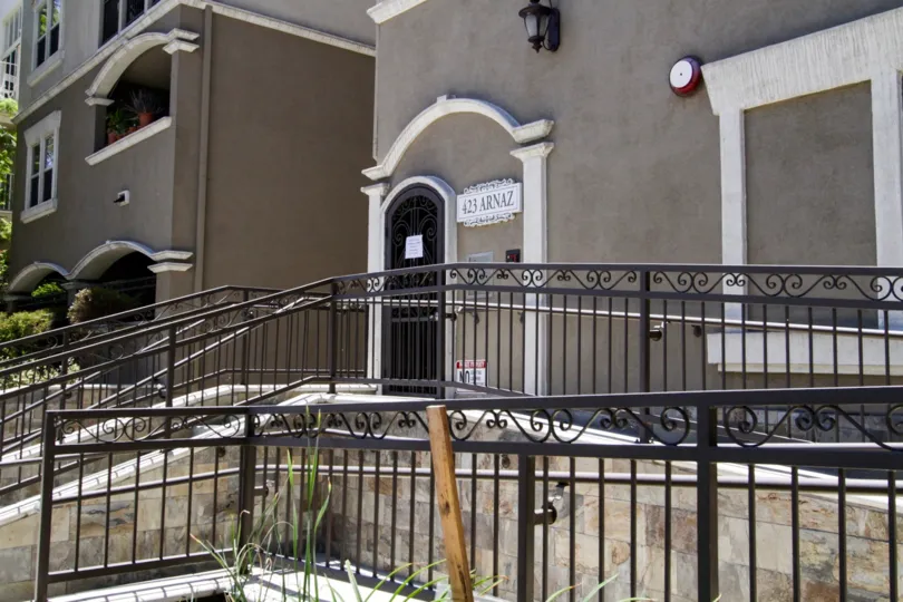 The walkway to the Palazzo Arnaz entrance