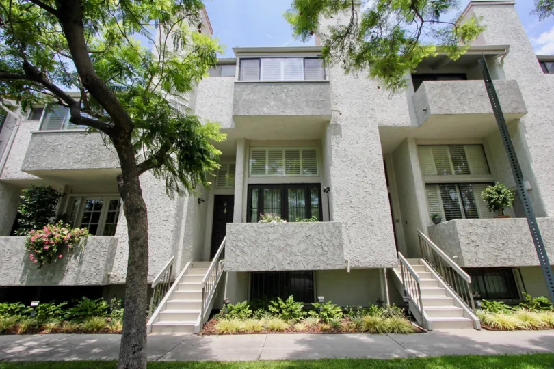 Sherbourne Villas's awesome architecture, Beverly Center, California