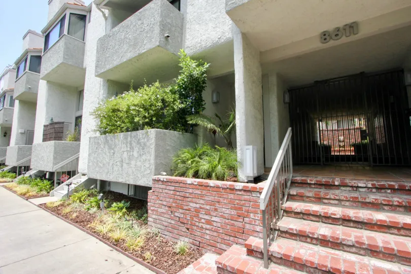 Close view of the entrance to 8611 Sherbourne Villas, Beverly Center, California