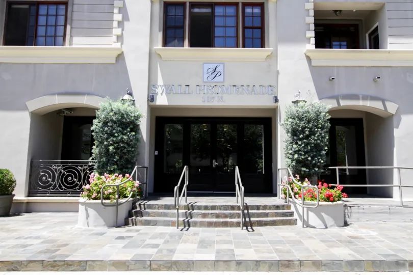 The entrance into Swall Promenade
