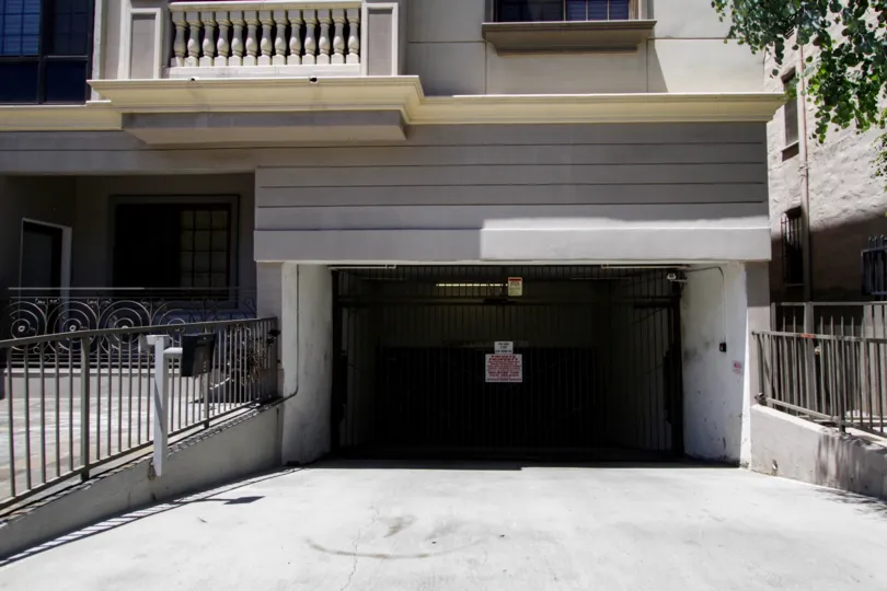 The parking at the Swall Promenade in Beverly Center