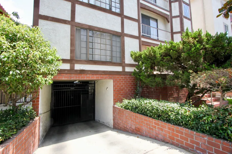 A sunny day at the front part of the Swall Tudor's community in Beverly Center, CA