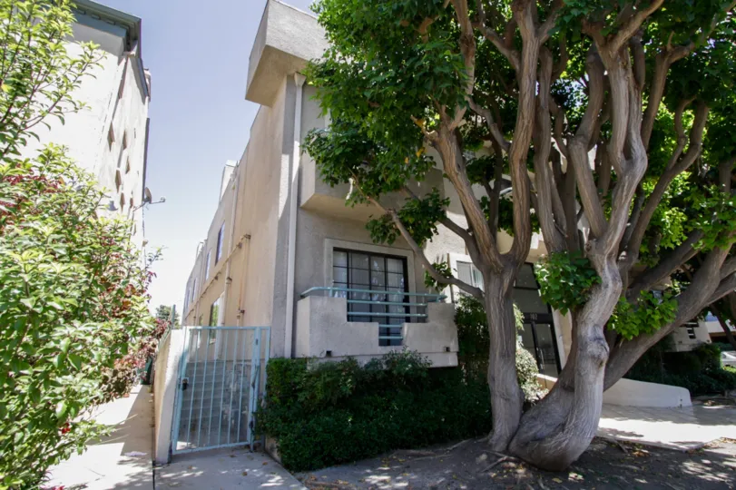 The landscaping of the Sweetzer Villa in Beverly Center