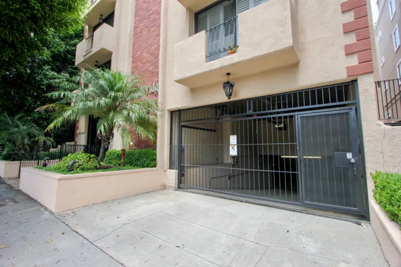 The gated community in The Cambridge makes Beverly center California feel safe.