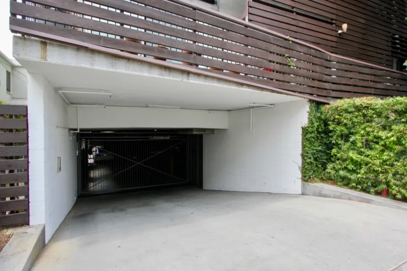 A big house in Twelve 3 kings actually the picture only represents its ground floor