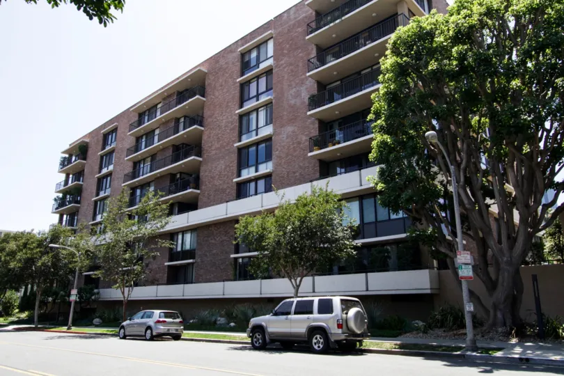 The street view of 211 Spalding