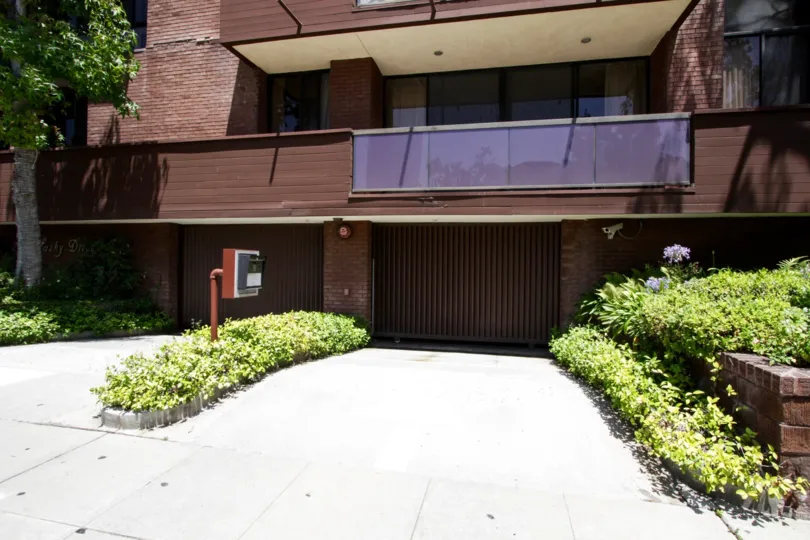 The parking at 268 S Lasky