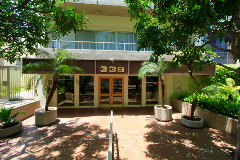 The entrance into 339 N Palm