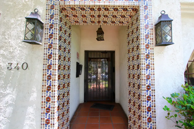 The decorated entrance into 340 N Oakhurst