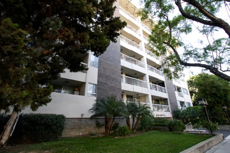 The balconies on 441 N Oakhurst in Beverly Hills