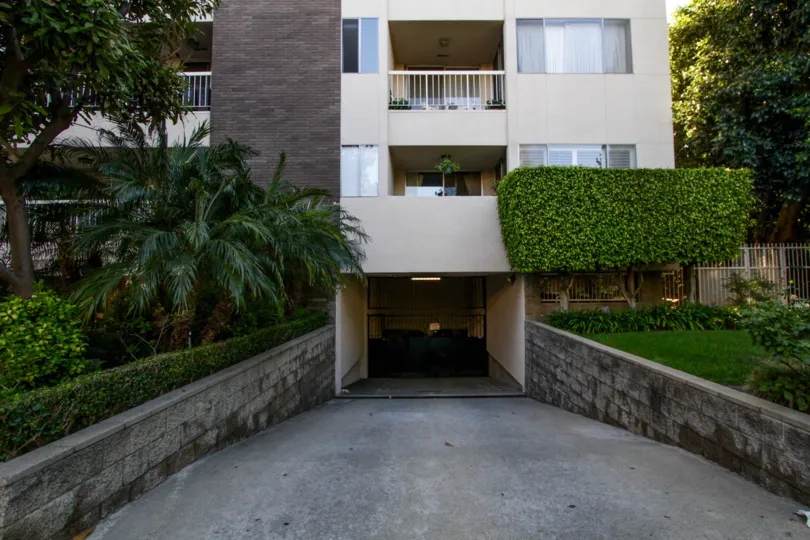 The parking at 441 N Oakhurst