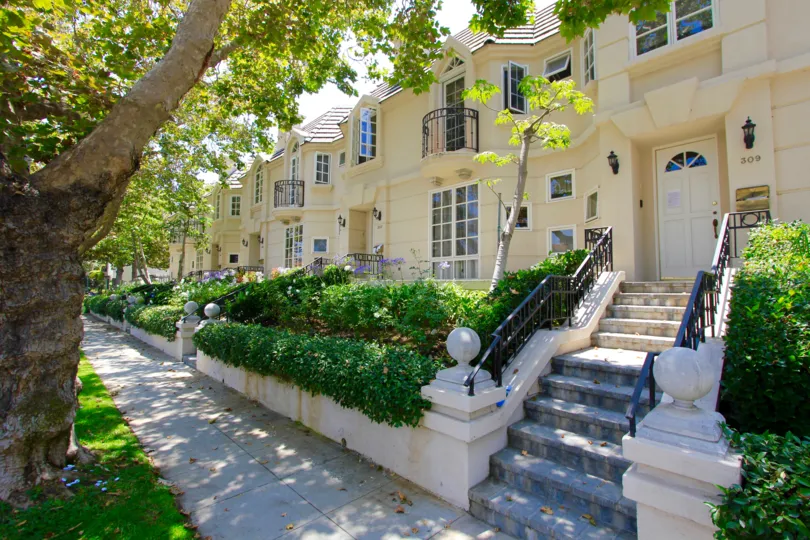 The entrance into the Almont Townhomes in Beverly Hills