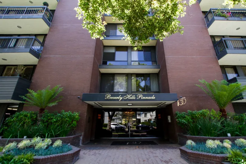 The entrance into the Beverly Hills Pinnacle of Beverly Hills