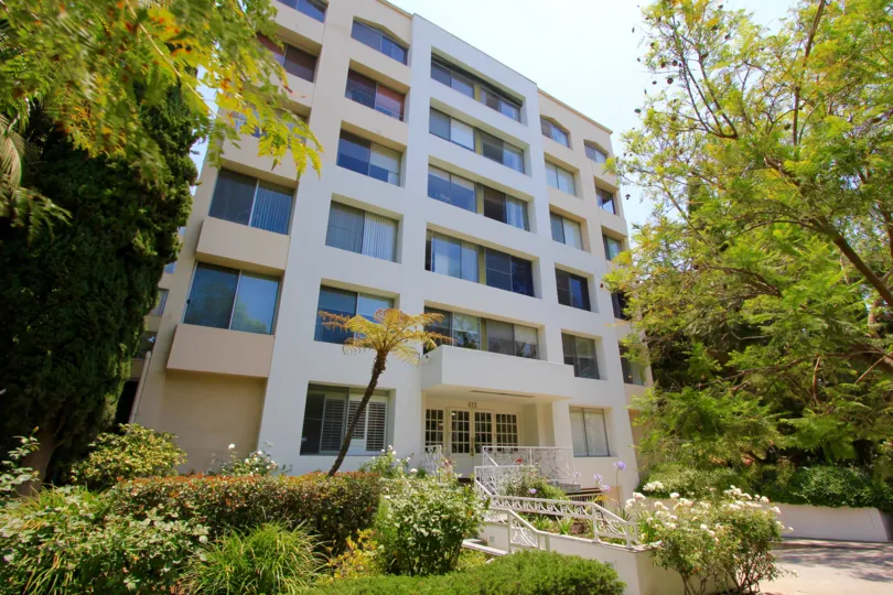 The Beverly Hills Town House Building in Beverly Hills