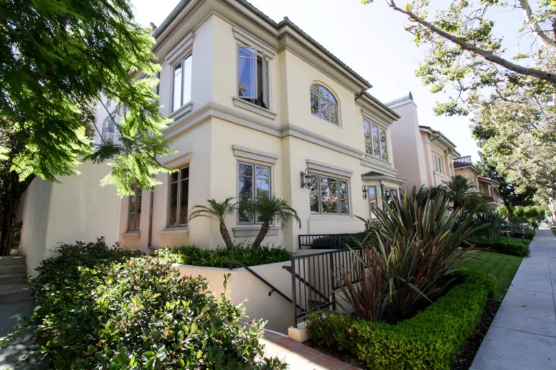 The architecture of the Beverly Hills Villas in Beverly Hills