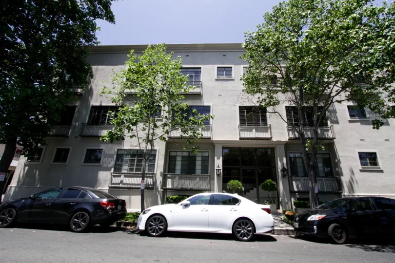 Street parking at 9601 Charleville in Beverly Hills
