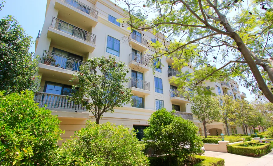 The Chateau De Chene building in Beverly Hills