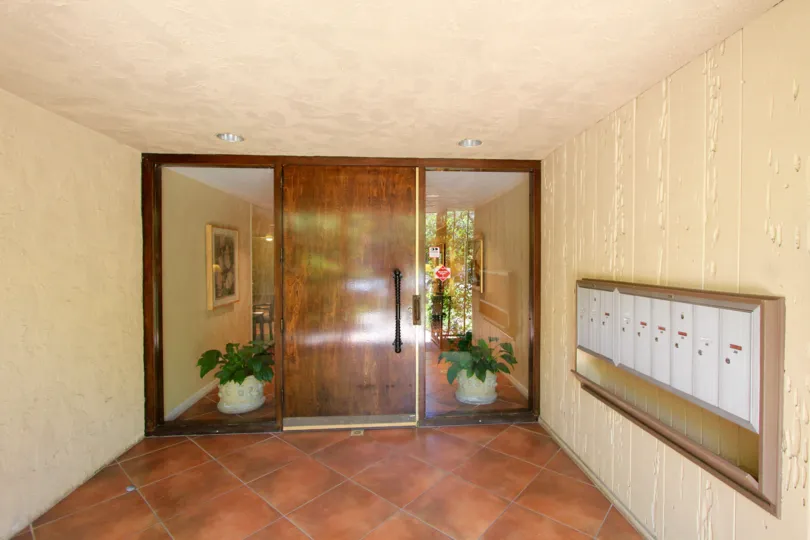 The foyer of the Landmark in Beverly Hills