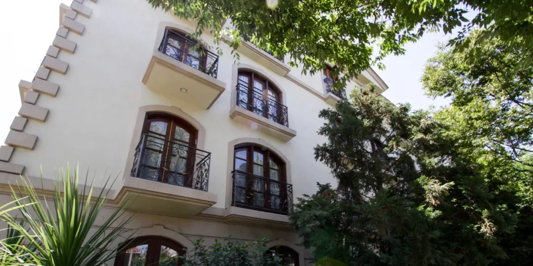 The individual balconies at Le Faubourg St Etienne