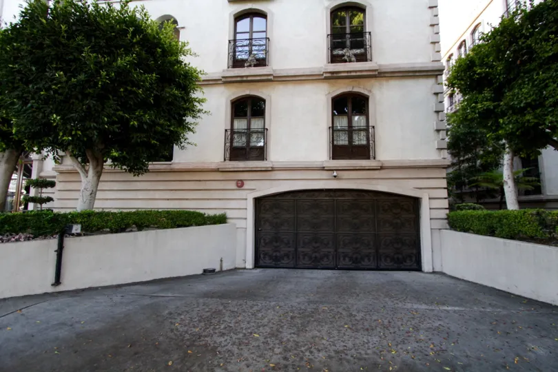 The parking at Le Faubourg St Germain