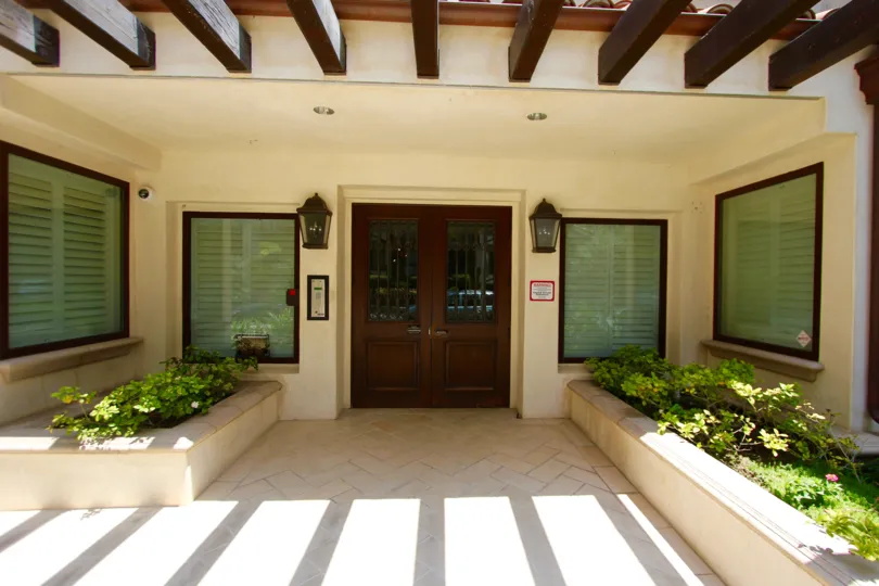 The entrance of Oakhurst Court