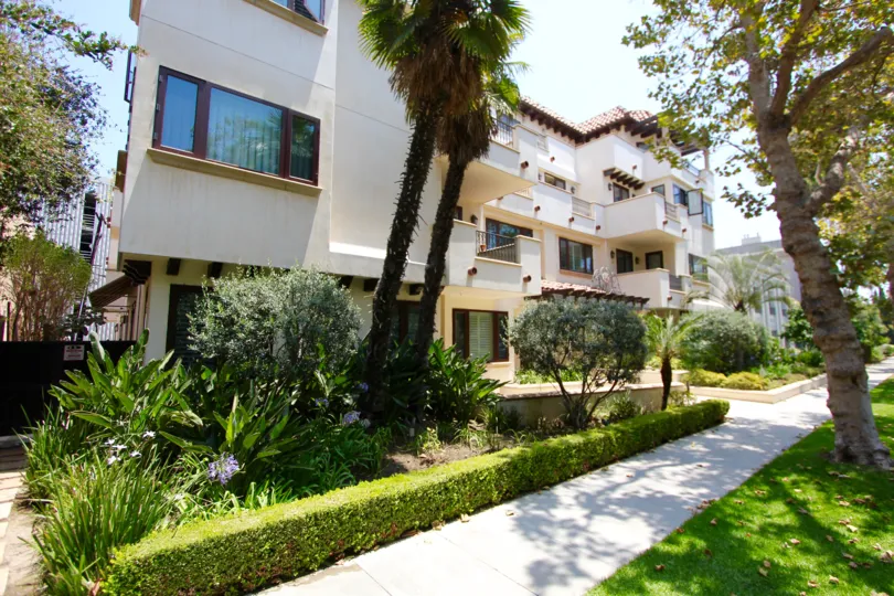 The sidewalk around Oakhurst Court
