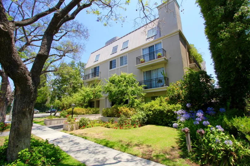 The Oakhurst Regency building in Beverly Hills