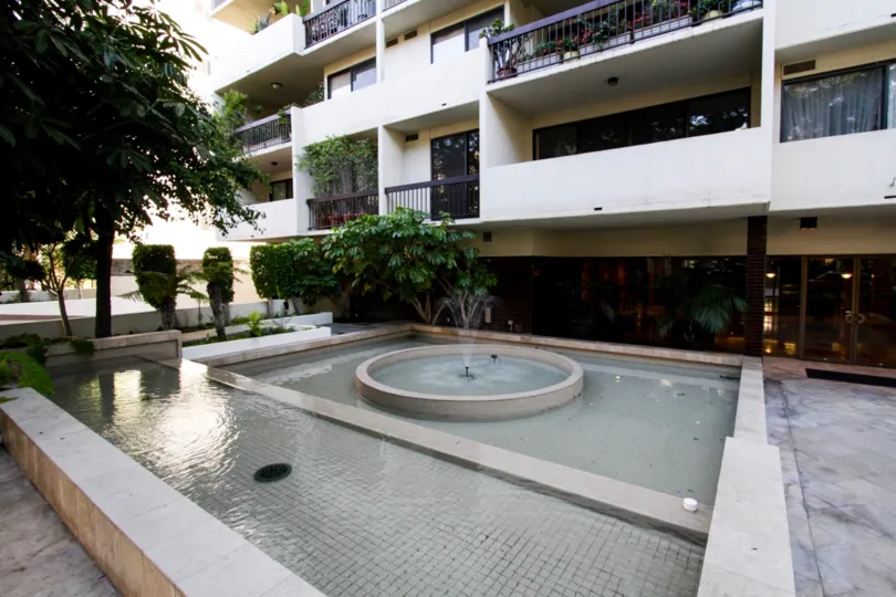 The fountain at the front of Oakhurst Terrace in Beverly Hills