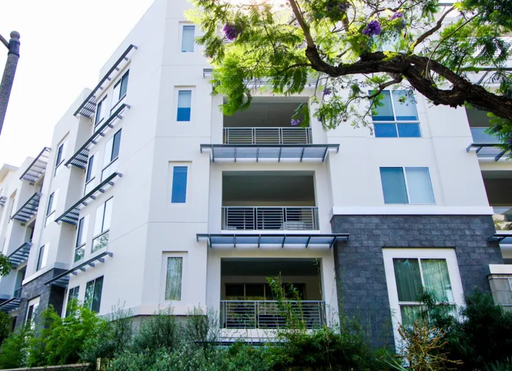 The clean and unbeatably beautiful Palm Condominiums apartments, Beverly Hills, California