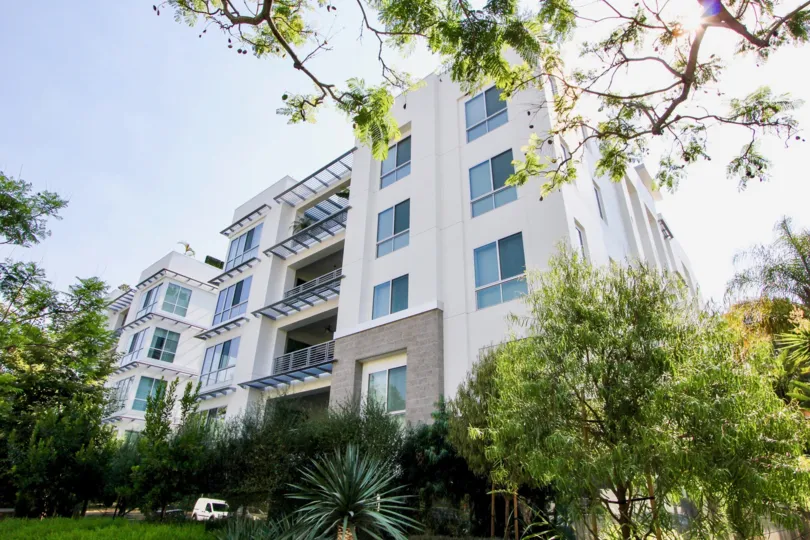 Superb looks and side shot of Palm Condominiums apartments, beverly hills, California