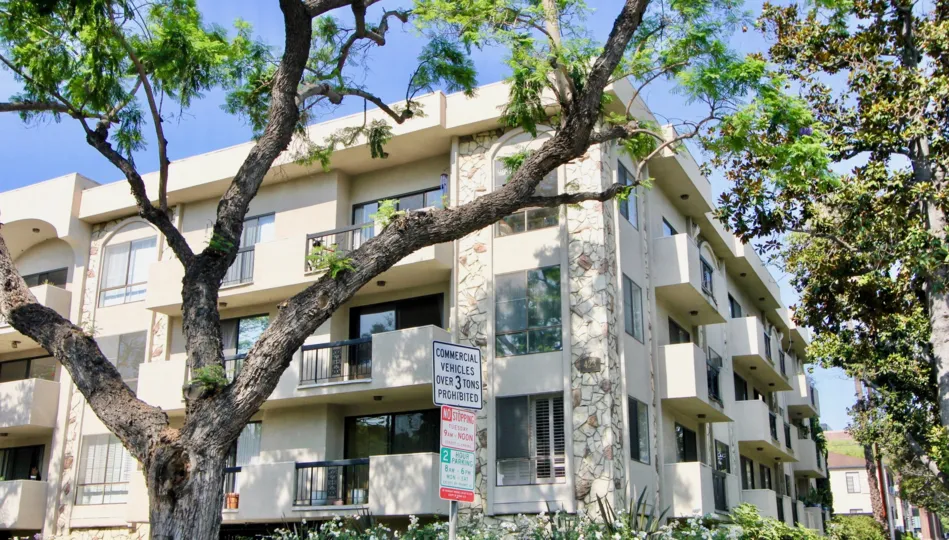palatial looks of The Beverly Palm Condominiums, Beverly Hills, california
