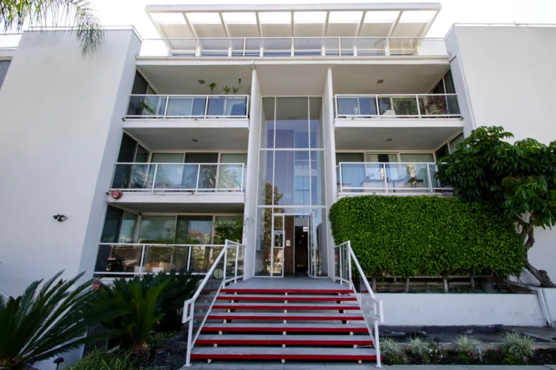 The entrance into Pointe at Beverly Hills