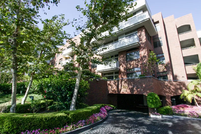 The landscaping of Somerset Beverly Hills