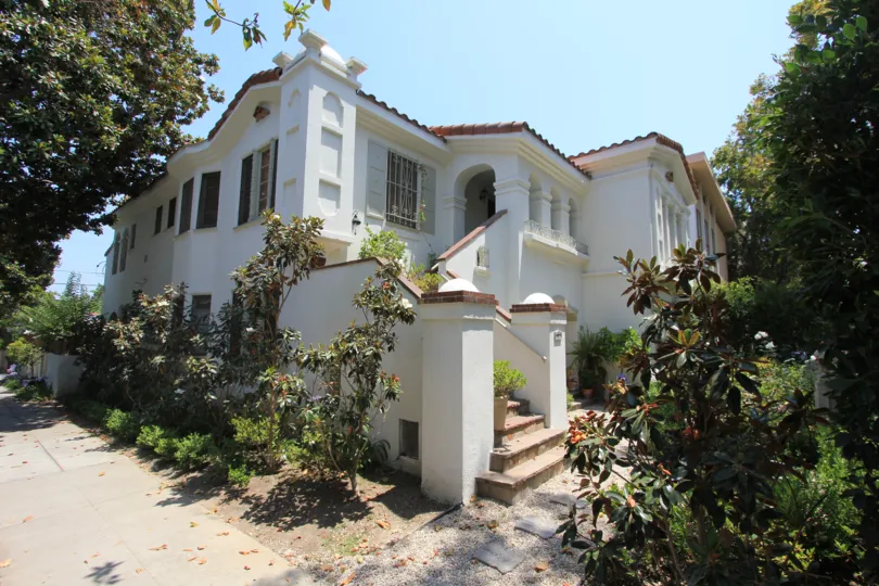 The Villa Almont building in Beverly Hills