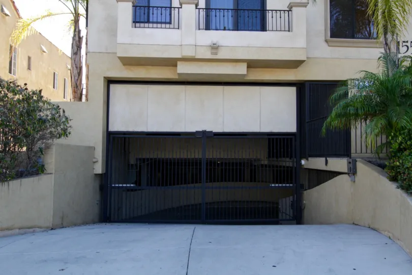 The parking in the Villa Fiorita in Beverly Hills
