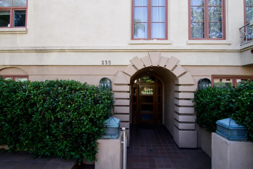 The entrance of the Villa Gale in Beverly Hills