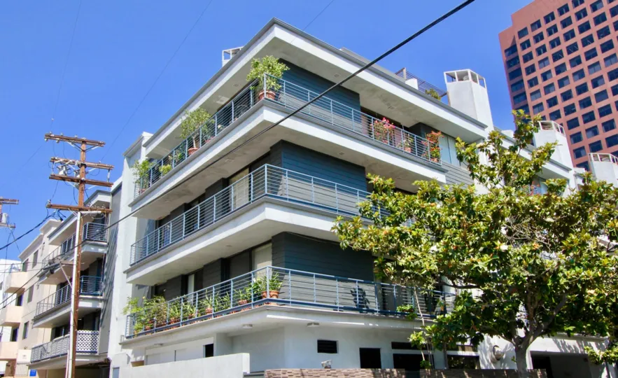majestic and modern view of 1120 Granville, brentwood, California