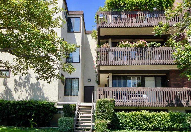 A sunny day at the front part of the 12124 Goshen's community in Brentwood, CA