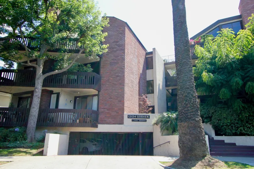 A big house for your family to live in 12124 Goshen Brentwood california
